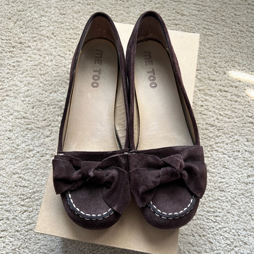 Size 7 Me Too brown suede loafers